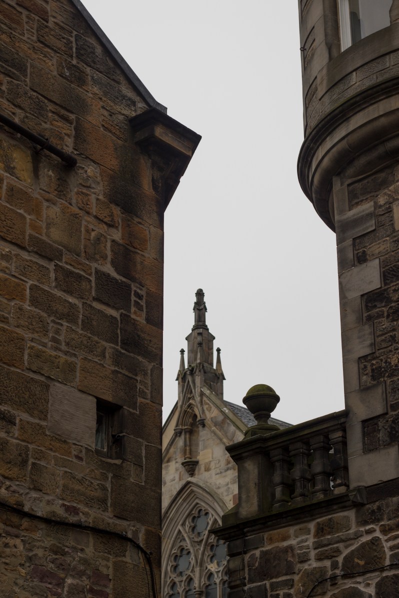 Kirkyard2