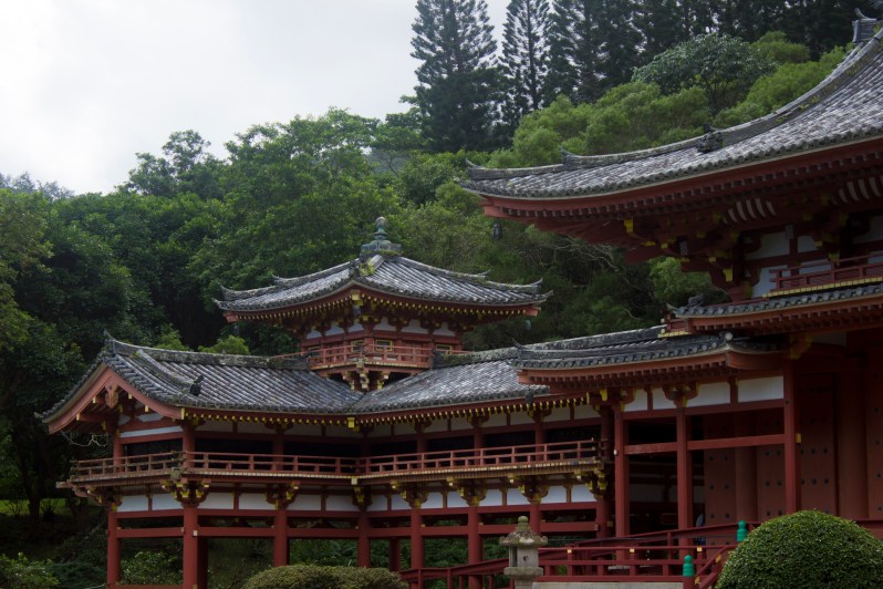 temple mid shot long